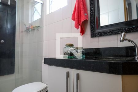 Banheiro de apartamento para alugar com 1 quarto, 40m² em Buritis, Belo Horizonte