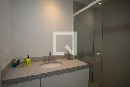 Banheiro de apartamento para alugar com 1 quarto, 24m² em Farroupilha/cidade Baixa , Porto Alegre