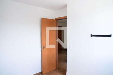 Quarto 1  de apartamento para alugar com 2 quartos, 40m² em Lajeado, Cotia