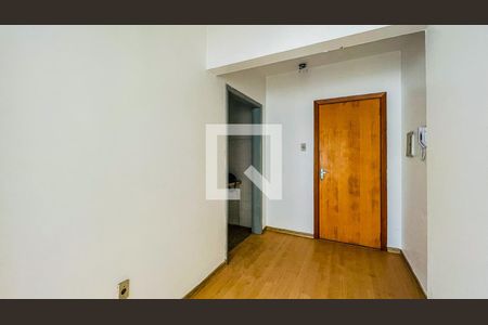 Hall de entrada de kitnet/studio para alugar com 1 quarto, 34m² em Rio Branco, Porto Alegre