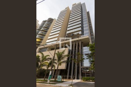 Apartamento à venda com 192m², 3 quartos e 4 vagas Apartamento à venda com 192m², 3 quartos e 4 vagasFachada