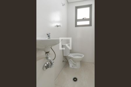 Apartamento à venda com 192m², 3 quartos e 4 vagas Apartamento à venda com 192m², 3 quartos e 4 vagasBanheiro de Serviço