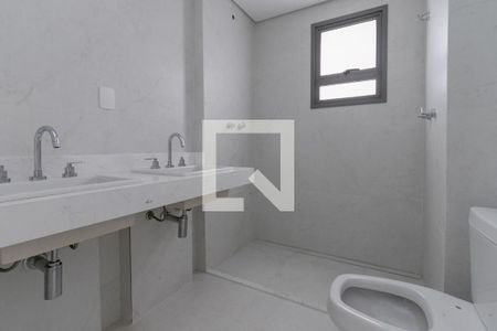 Apartamento à venda com 192m², 3 quartos e 4 vagas Apartamento à venda com 192m², 3 quartos e 4 vagasBanheiro da Suíte 1