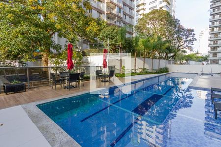 Apartamento à venda com 192m², 3 quartos e 4 vagas Apartamento à venda com 192m², 3 quartos e 4 vagasPiscina