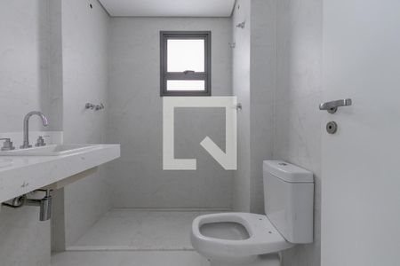 Apartamento à venda com 192m², 3 quartos e 4 vagas Apartamento à venda com 192m², 3 quartos e 4 vagasBanheiro da Suíte 1