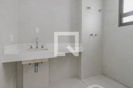 Apartamento à venda com 192m², 3 quartos e 4 vagas Apartamento à venda com 192m², 3 quartos e 4 vagasBanheiro da Suíte 2
