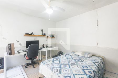 Quarto 2 de casa à venda com 3 quartos, 210m² em Passo da Areia, Porto Alegre