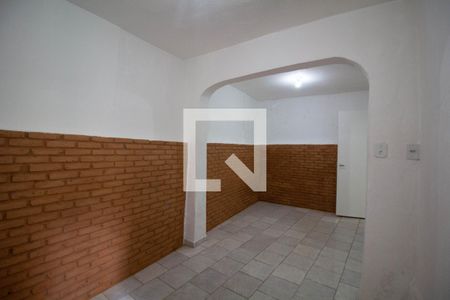 Quarto 2 de casa para alugar com 2 quartos, 80m² em Vila Carmosina, São Paulo