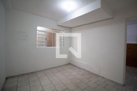 Quarto 1 de casa para alugar com 2 quartos, 80m² em Vila Carmosina, São Paulo