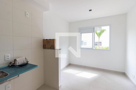 Sala e Cozinha de apartamento para alugar com 2 quartos, 32m² em Jardim Celeste, São Paulo