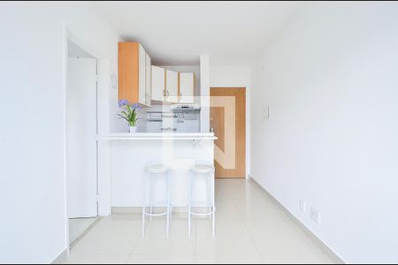 Sala/Cozinha de apartamento para alugar com 1 quarto, 38m² em Mirandópolis, São Paulo