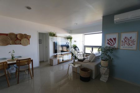 Sala de apartamento para alugar com 1 quarto, 70m² em Barra da Tijuca, Rio de Janeiro