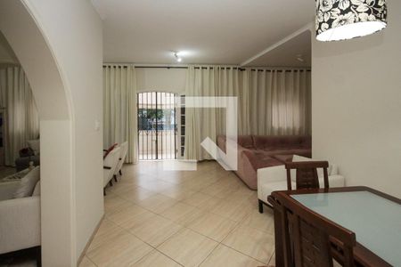 Sala da lareira de casa para alugar com 3 quartos, 360m² em Jardim Avelino, São Paulo