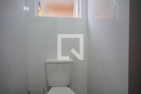 Banheiro de apartamento à venda com 1 quarto, 40m² em São Geraldo, Porto Alegre