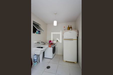 Casa à venda com 250m², 3 quartos e 2 vagas Casa à venda com 250m², 3 quartos e 2 vagasLavanderia