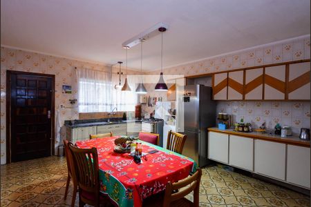 Casa à venda com 250m², 3 quartos e 2 vagas Casa à venda com 250m², 3 quartos e 2 vagasCozinha