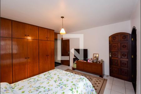 Casa à venda com 250m², 3 quartos e 2 vagas Casa à venda com 250m², 3 quartos e 2 vagasSuíte