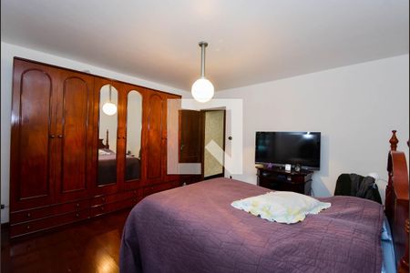 Casa à venda com 250m², 3 quartos e 2 vagas Casa à venda com 250m², 3 quartos e 2 vagasQuarto 2