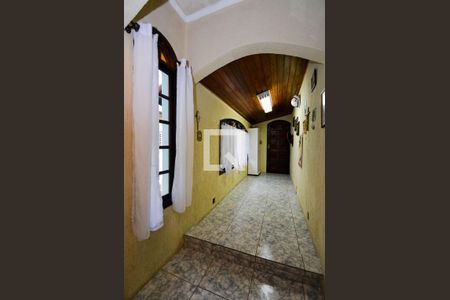 Casa à venda com 250m², 3 quartos e 2 vagas Casa à venda com 250m², 3 quartos e 2 vagasCorredor