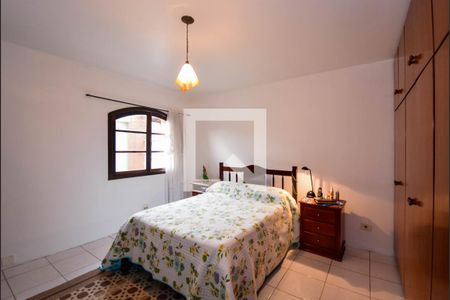 Casa à venda com 250m², 3 quartos e 2 vagas Casa à venda com 250m², 3 quartos e 2 vagasSuíte