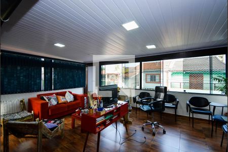 Casa à venda com 250m², 3 quartos e 2 vagas Casa à venda com 250m², 3 quartos e 2 vagasSala de TV