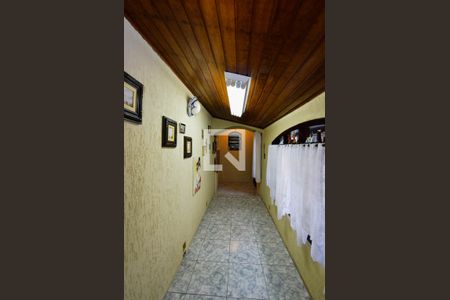 Casa à venda com 250m², 3 quartos e 2 vagas Casa à venda com 250m², 3 quartos e 2 vagasCorredor
