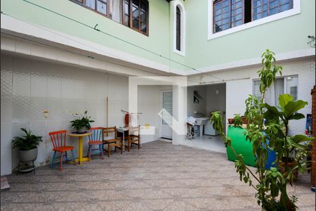 Casa à venda com 250m², 3 quartos e 2 vagas Casa à venda com 250m², 3 quartos e 2 vagasÁrea comum