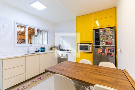 Casa à venda com 107m², 3 quartos e 2 vagas Casa à venda com 107m², 3 quartos e 2 vagasCozinha