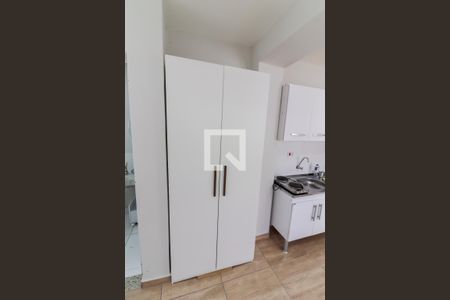 Studio - Quarto e Cozinha de kitnet/studio para alugar com 1 quarto, 19m² em Jardim Arpoador, São Paulo