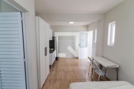 Studio - Quarto e Cozinha de kitnet/studio para alugar com 1 quarto, 19m² em Jardim Arpoador, São Paulo