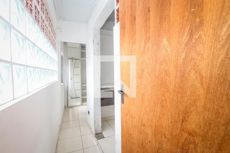 Corredor de casa para alugar com 2 quartos, 37m² em Vila Morse, São Paulo