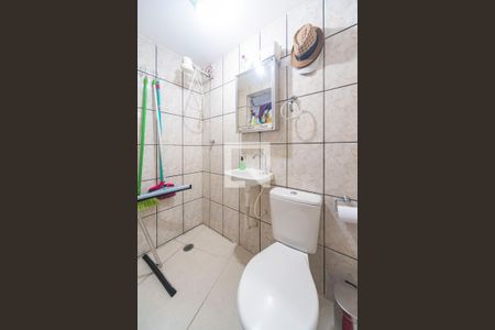 Casa à venda com 252m², 3 quartos e 4 vagas Casa à venda com 252m², 3 quartos e 4 vagasBanheiro de Serviço