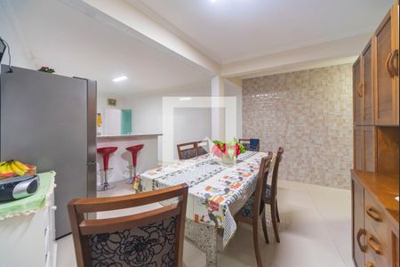 Casa à venda com 252m², 3 quartos e 4 vagas Casa à venda com 252m², 3 quartos e 4 vagasCopa