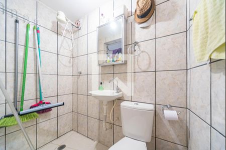 Casa à venda com 252m², 3 quartos e 4 vagas Casa à venda com 252m², 3 quartos e 4 vagasBanheiro de Serviço