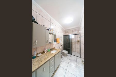 Casa à venda com 252m², 3 quartos e 4 vagas Casa à venda com 252m², 3 quartos e 4 vagasBanheiro 1