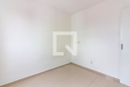 Quarto de apartamento para alugar com 2 quartos, 61m² em Km 18, Osasco