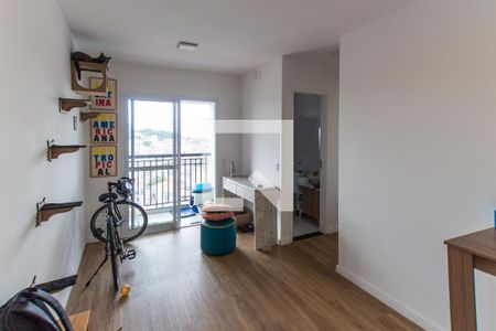 Sala   de apartamento para alugar com 2 quartos, 43m² em Vila Gustavo, São Paulo