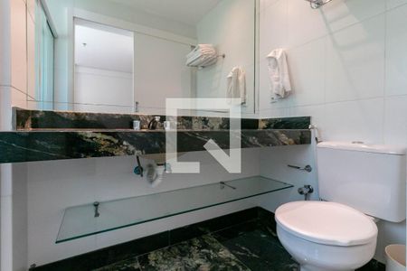 Banheiro de apartamento à venda com 1 quarto, 25m² em Estoril, Belo Horizonte