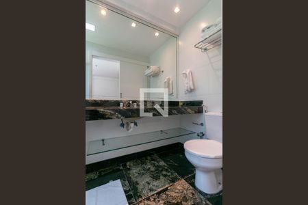 Banheiro de apartamento à venda com 1 quarto, 25m² em Estoril, Belo Horizonte
