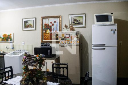 Casa à venda com 761m², 3 quartos e 6 vagas Casa à venda com 761m², 3 quartos e 6 vagasÁrea de Serviço