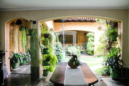 Casa à venda com 761m², 3 quartos e 6 vagas Casa à venda com 761m², 3 quartos e 6 vagasChurrasqueira