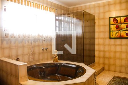 Casa à venda com 761m², 3 quartos e 6 vagas Casa à venda com 761m², 3 quartos e 6 vagasBanheiro da Suíte 1