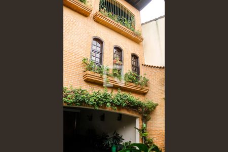Casa à venda com 761m², 3 quartos e 6 vagas Casa à venda com 761m², 3 quartos e 6 vagasFachada