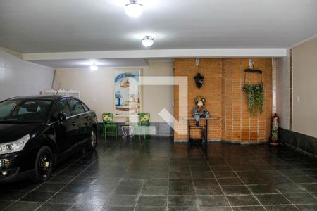 Casa à venda com 761m², 3 quartos e 6 vagas Casa à venda com 761m², 3 quartos e 6 vagasGaragem