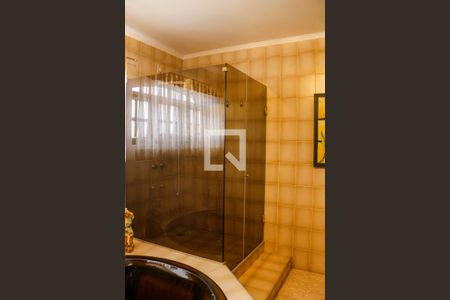 Casa à venda com 761m², 3 quartos e 6 vagas Casa à venda com 761m², 3 quartos e 6 vagasBanheiro da Suíte 1