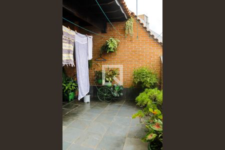 Casa à venda com 761m², 3 quartos e 6 vagas Casa à venda com 761m², 3 quartos e 6 vagasVaranda