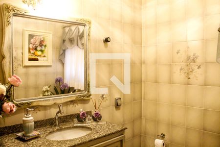 Casa à venda com 761m², 3 quartos e 6 vagas Casa à venda com 761m², 3 quartos e 6 vagasLavabo