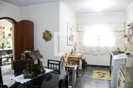 Casa à venda com 761m², 3 quartos e 6 vagas Casa à venda com 761m², 3 quartos e 6 vagasÁrea de Serviço