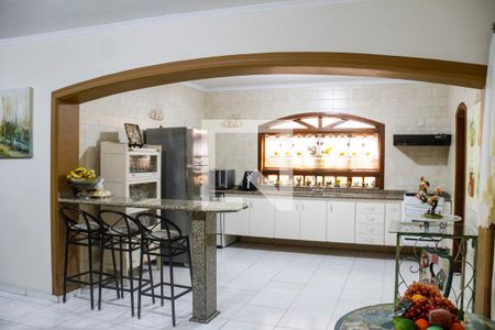 Casa à venda com 761m², 3 quartos e 6 vagas Casa à venda com 761m², 3 quartos e 6 vagasCozinha