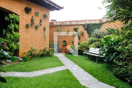 Casa à venda com 761m², 3 quartos e 6 vagas Casa à venda com 761m², 3 quartos e 6 vagasJardim